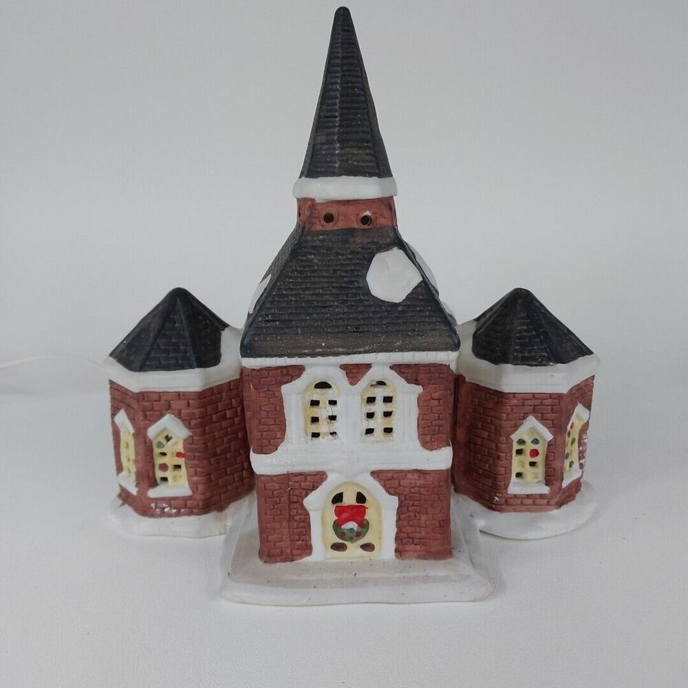 1994 Ruey Traditions Brick‎ Porcelain Christmas Lighted Church
